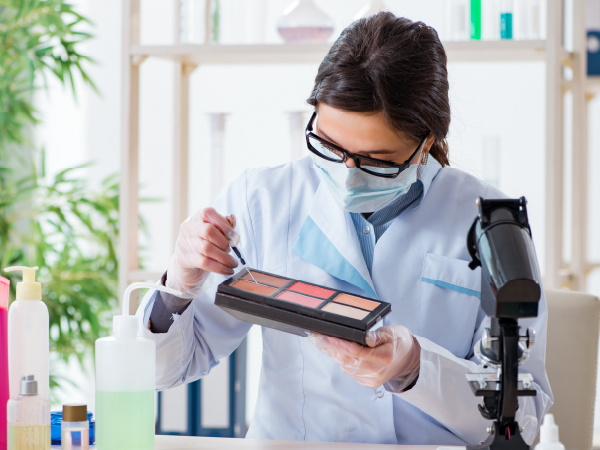Curso Especializado - Seguridad y eficacia de productos cosmeticos